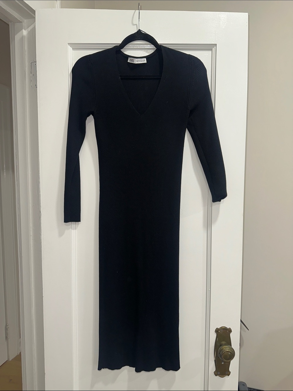 Zara Black Ribbed V-Neck Long Sleeve Midi Dress